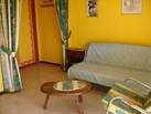 salón con sofá cama