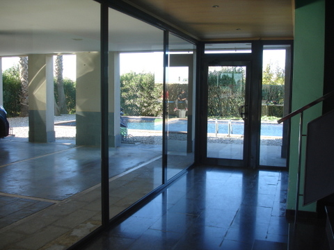 hall  edificio y zona parkings