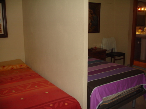 dormitorio en pl. baja con cuarto de baño
